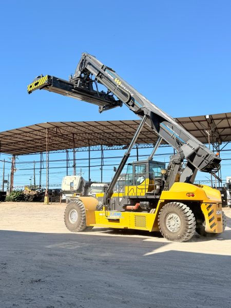 reach-stacker-1